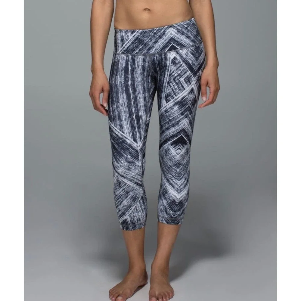 Lululemon Wunder Under Crop II‎ *Full-On Luon